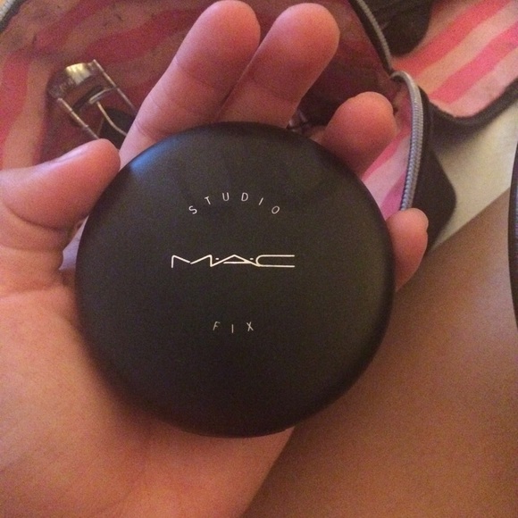 MAC Studio Fix C4