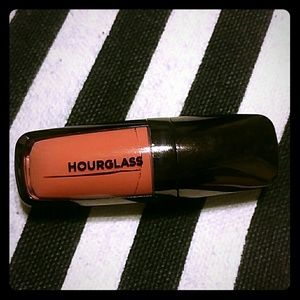 Mini Hourglass CANVAS matte liquid lipstick