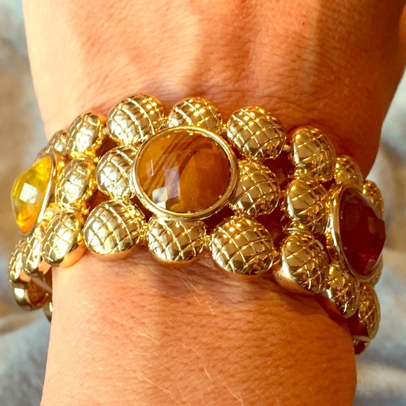 Gold tone bracelet