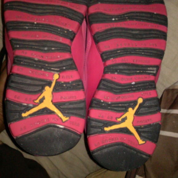 Fusion red 10s and low cherry 11s - Picture 2 of 4