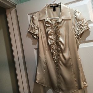 Short-sleeved, dressy top