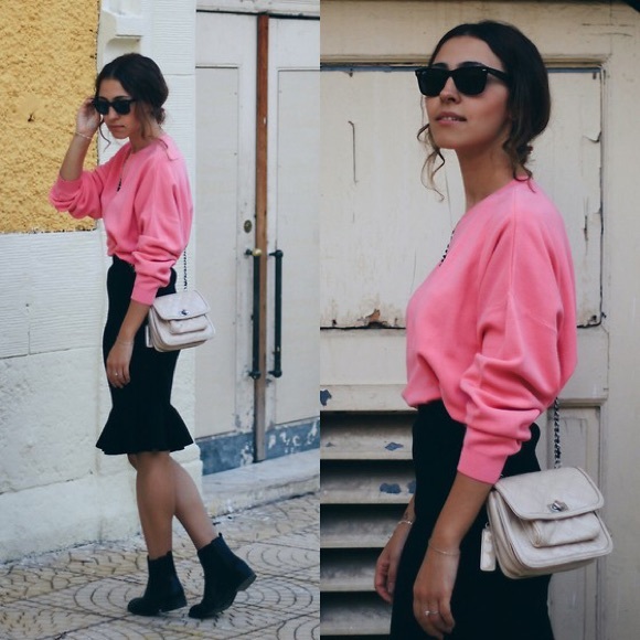 Topshop Tops - Topshop pink sweatshirt