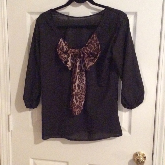 Large black blouse with leopard print bow - Picture 1 of 2