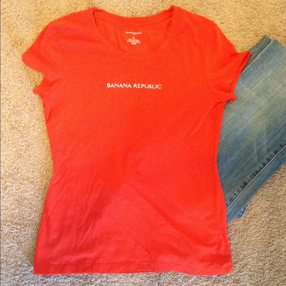 Banana Republic Logo orange tshirt