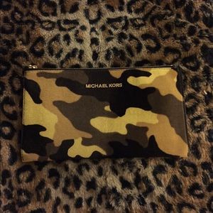 Camo michael Kors wallet