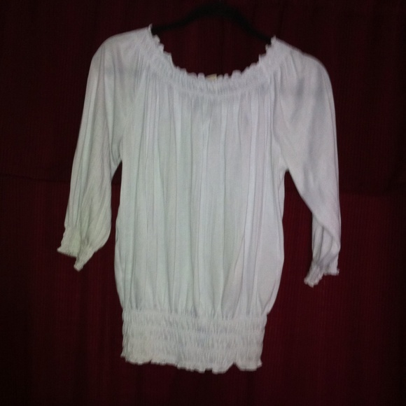 🌼White Pheasant Style Top🌼 - Picture 2 of 3