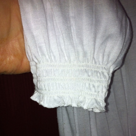 🌼White Pheasant Style Top🌼 - Picture 3 of 3