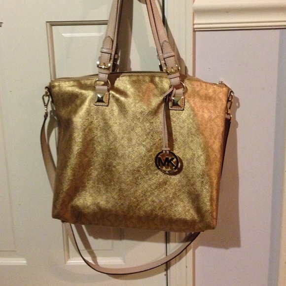 Authentic mk purse