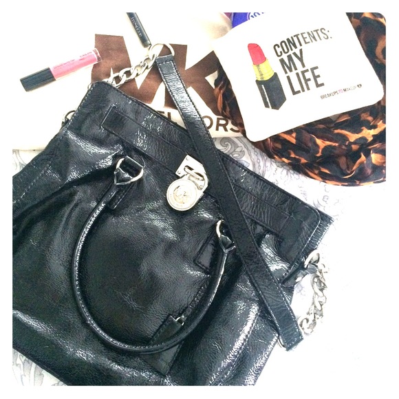 💯 authentic MK leather Hamilton handbag.