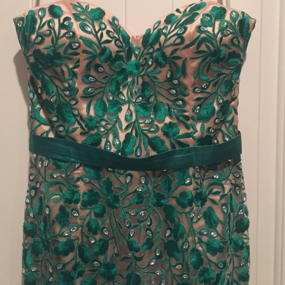 SOLD NWT Sherri Hill Dress with Earrings! - Picture 2 of 4