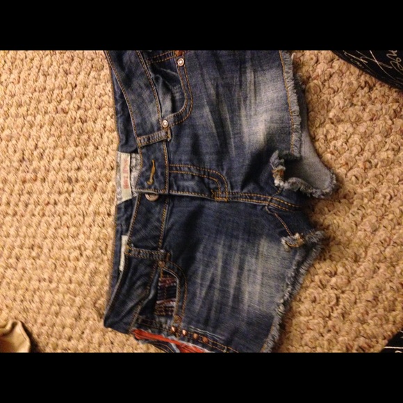 Hot kiss shorts with design - Picture 1 of 3