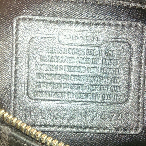 **AUTHENTIC COACH** - Picture 2 of 4