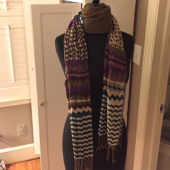 TRIBAL pattern scarf