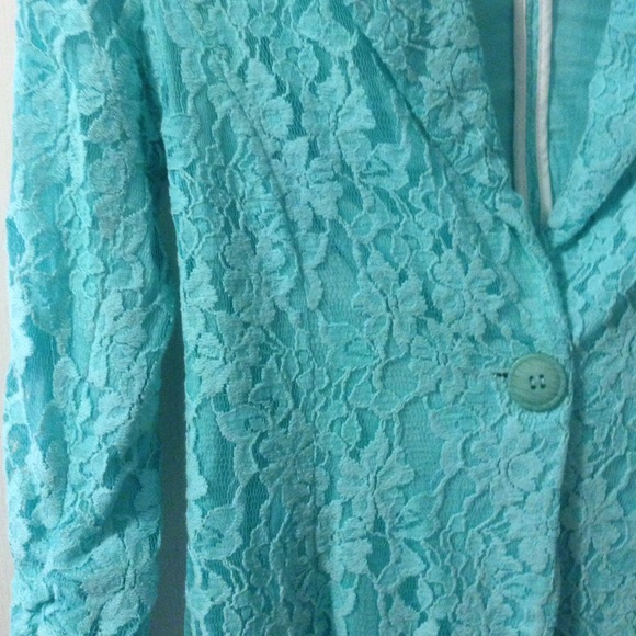 Turquoise lace blazer - Picture 2 of 3