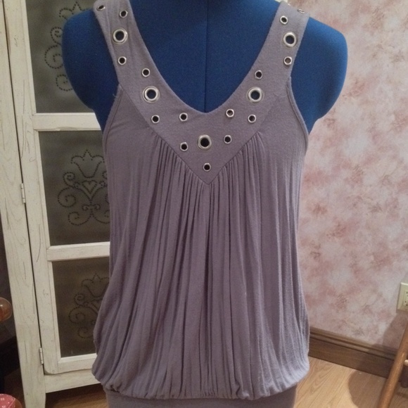 Gray bubble top