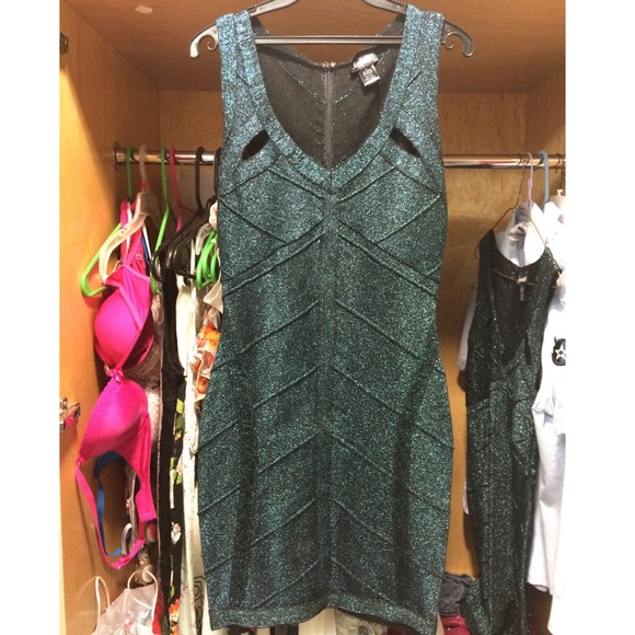 Green Glittered Evening Dress - Picture 1 of 3