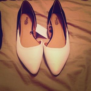 Cute Pointer Black and White Flats
