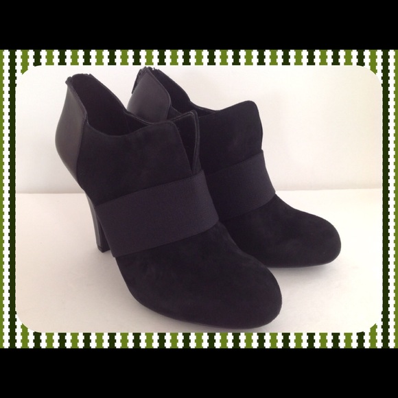 Gianni Bini Women's Elastic Booties Boots - Picture 3 of 4