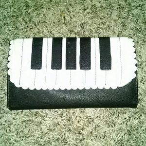 Piano design wallet