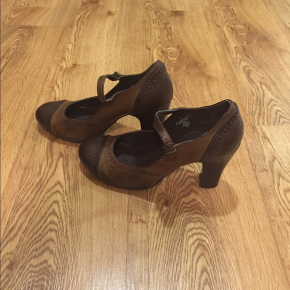 Brown Mary Jane Heel