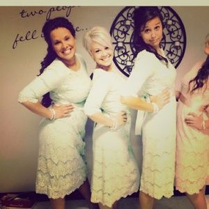 Dainty jewells (night in Paris) dress mint green