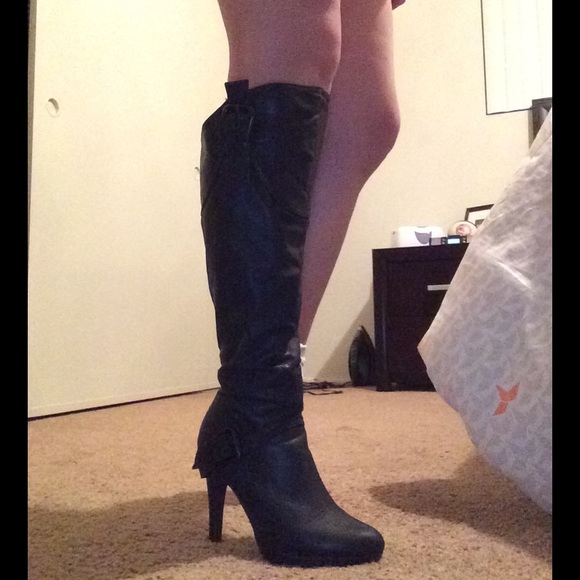 Black High Heel Boot Size 8