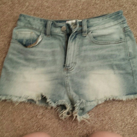 Shorts - Picture 3 of 3