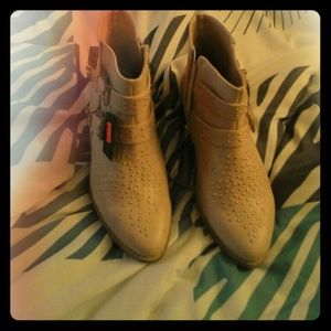 Never worn ankle boots *reserved*