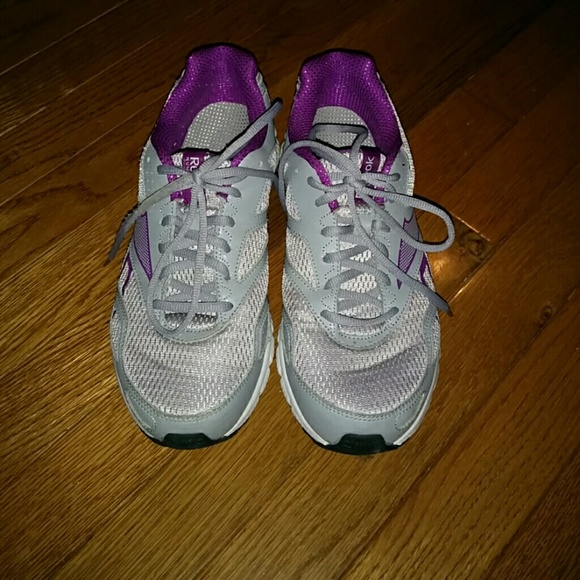 Reebok running shoes in grey/purple, 8