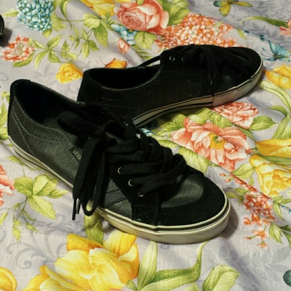 Vans - Picture 1 of 4