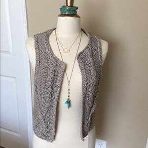 Gap cable knit vest