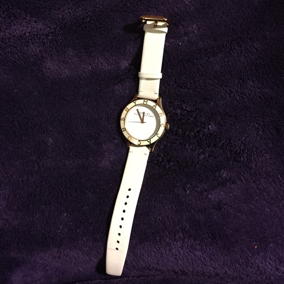 Marc Jacob rose gold /white real leather watch - Picture 2 of 4