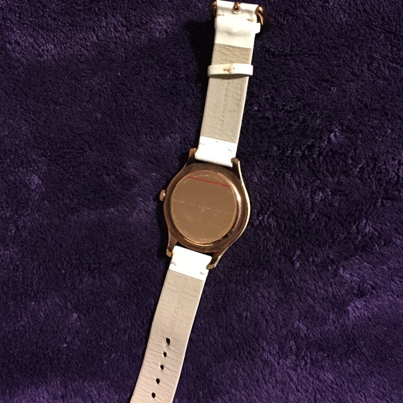 Marc Jacob rose gold /white real leather watch - Picture 3 of 4