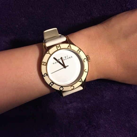 Marc Jacob rose gold /white real leather watch - Picture 4 of 4