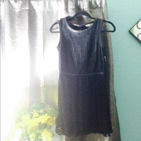 Back laces dress.♠️♠️♠️