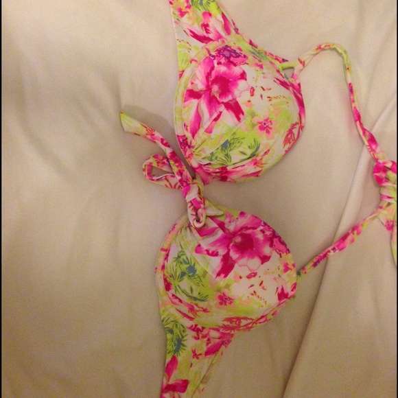 Victoria secret bikini top