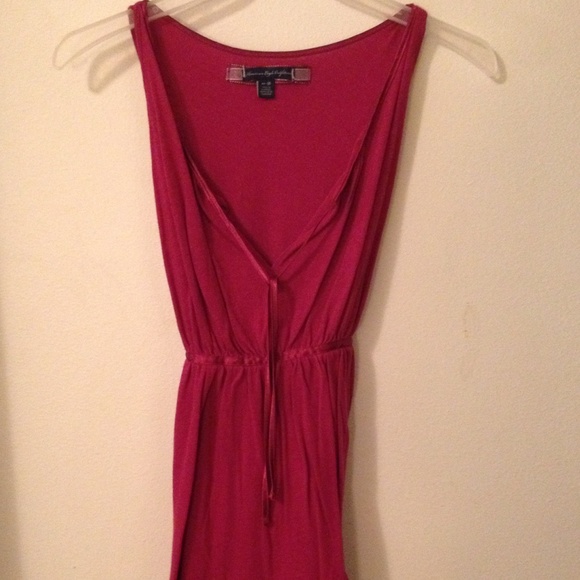 XS silky maroon colored tank :)