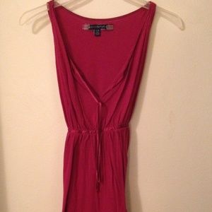 XS silky maroon colored tank :)