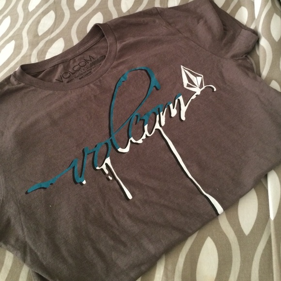 Volcom tee