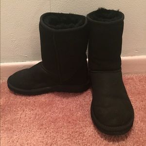 Lightly Worn Black Uggs