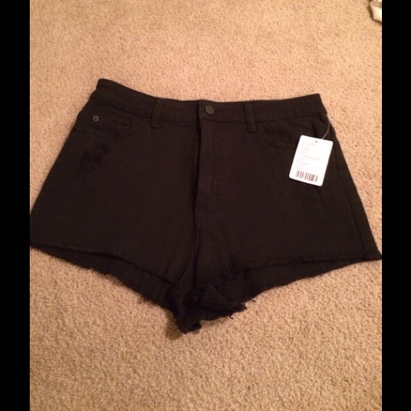 BDG. High Rise Cheeky Shorts. New New. Size 31