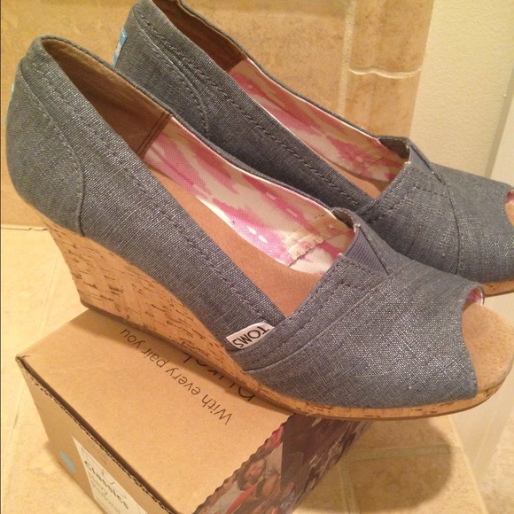 Toms Wedges