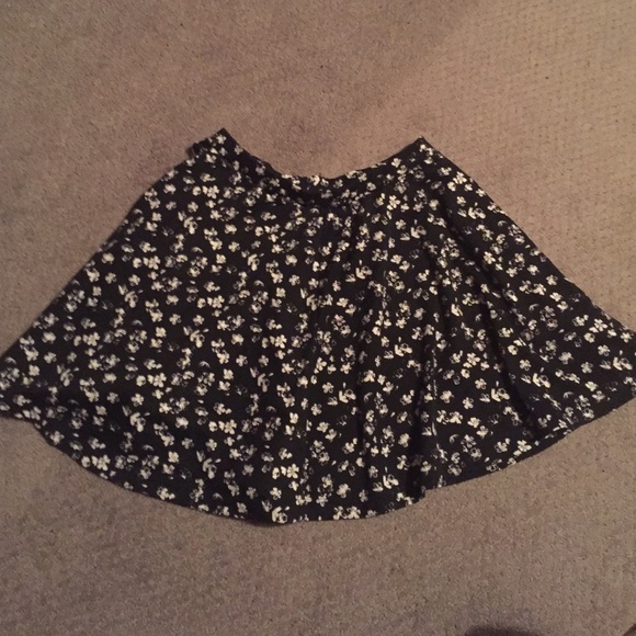 Dark, floral skirt 💝