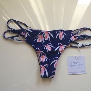 90 🅿️🅿️Acacia Maui Blue Island Orchid bottoms