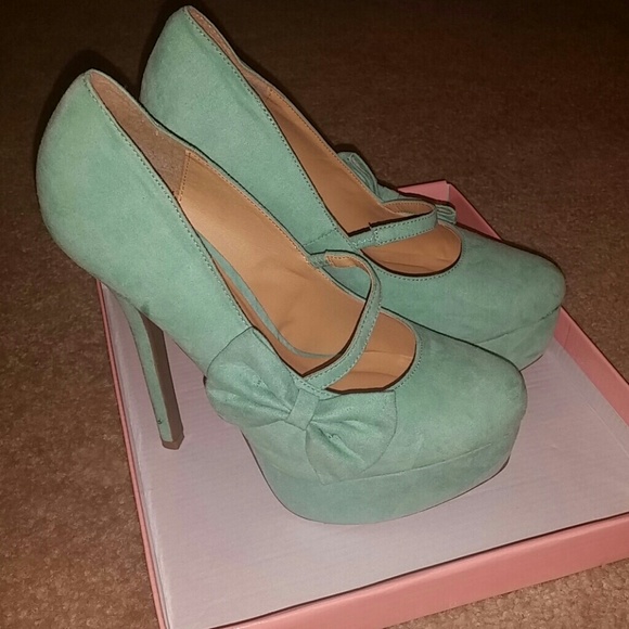 Mint Windsor Heels