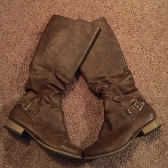 Brown boots