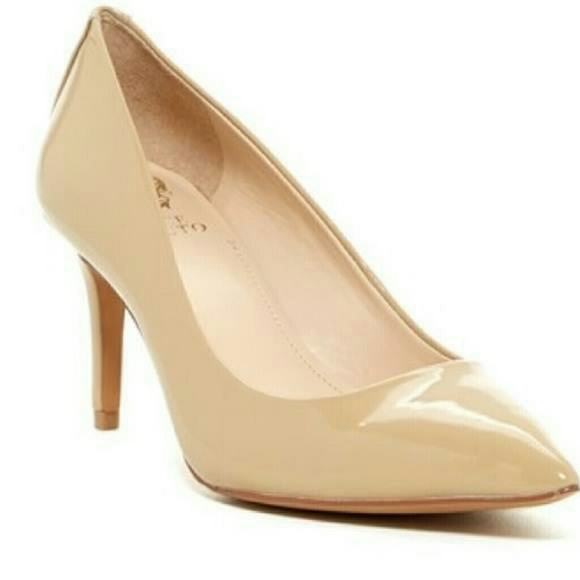 Vince Camuto Nude Beige Heels Pumps Size 4