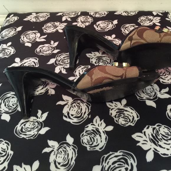 Coach logo shoes - Picture 2 of 4