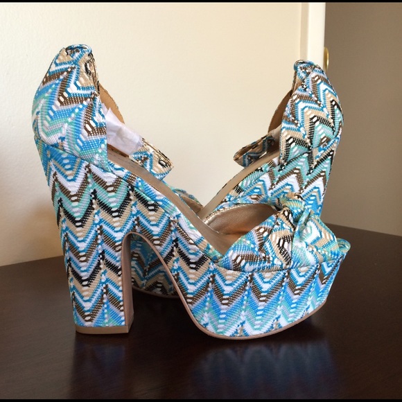 ❌SOLD❌NWOT QUPID BLUE ZIGZAG SANDALS - Picture 3 of 4