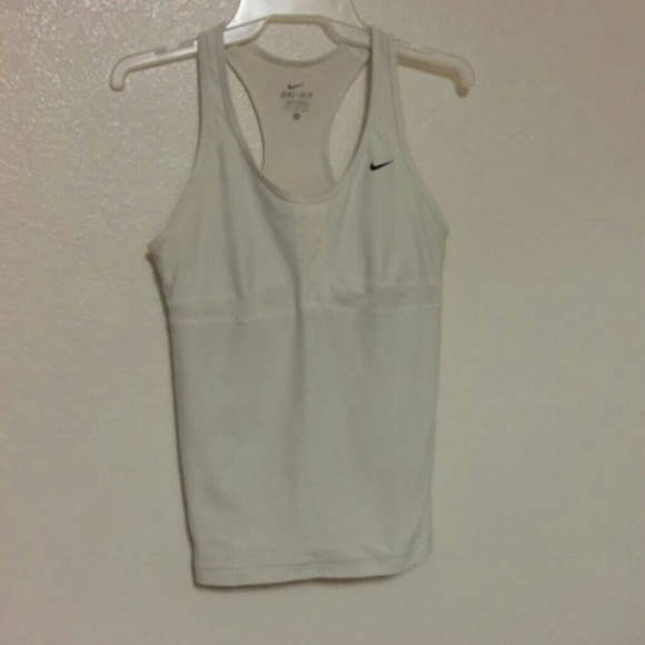 Nike active top